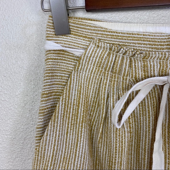 FREE PEOPLE• Light at Sunrise‎ Paper Bag Woven Tapered Pant Size 0 Yellow/Cream - Picture 6 of 13